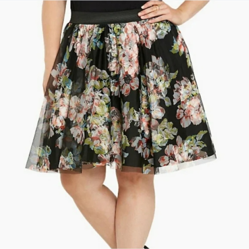 NWT Torrid Black Floral A-Line Skirt